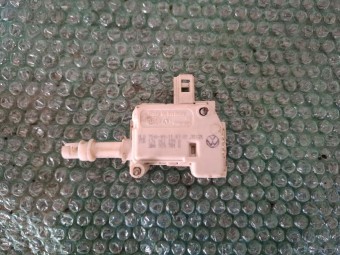 ACTUATOR USITA REZERVOR VOLKSWAGEN GOLF IV OEM: 1J6862159A.