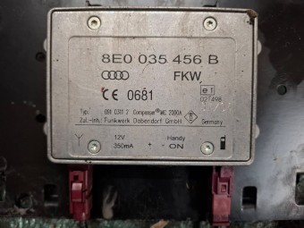 AMPLIFICATOR ANTENA AUDI A3 8P OEM: 8E0035456.