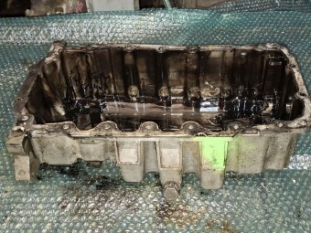 BAIE ULEI VOLKSWAGEN PASSAT B6 OEM: 03G103603.