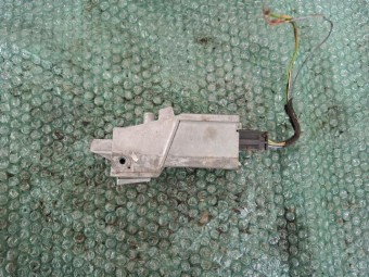 BLOCATOR AX VOLAN FORD FOCUS III OEM: AV6N-3F880.