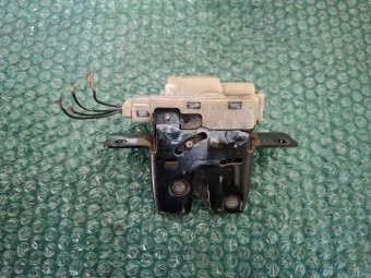 BROASCA (INCUIETOARE) HAION/PORTBAGAJ RENAULT MEGANE II OEM: 8200076240.