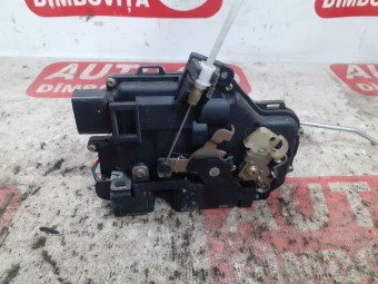 BROASCA (INCUIETOARE) USA DREAPTA FATA AUDI A4 OEM: 4B2837016G.