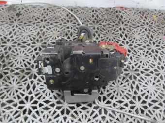 BROASCA (INCUIETOARE) USA DREAPTA FATA AUDI A4 OEM: 8E1837026C.