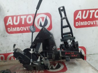BROASCA (INCUIETOARE) USA DREAPTA FATA FORD FOCUS II OEM: 4M5A-A26412-BC.