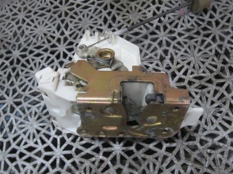 BROASCA (INCUIETOARE) USA DREAPTA FATA FORD MONDEO III 