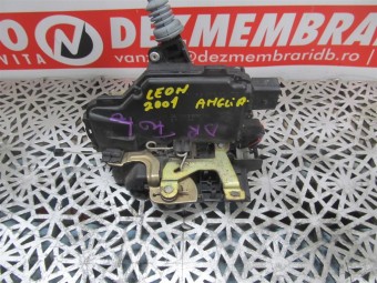 BROASCA (INCUIETOARE) USA DREAPTA FATA SEAT LEON OEM: 3B2837016R.