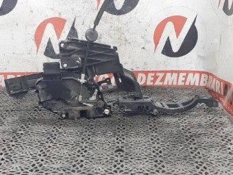 BROASCA (INCUIETOARE) USA DREAPTA SPATE FORD FOCUS II OEM: 4M5AA26412EB.