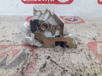 BROASCA (INCUIETOARE) USA DREAPTA SPATE FORD MONDEO III OEM: XS41-A26412-CG.