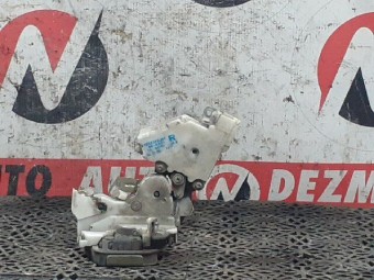 BROASCA (INCUIETOARE) USA DREAPTA SPATE NISSAN TERRANO II OEM: 8255250J01.