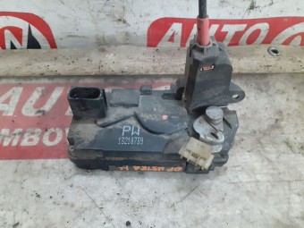 BROASCA (INCUIETOARE) USA DREAPTA SPATE OPEL ASTRA H OEM: 13210739PW.