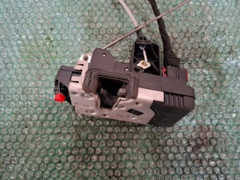 BROASCA (INCUIETOARE) USA DREAPTA SPATE OPEL MERIVA A OEM: 13154794GH.
