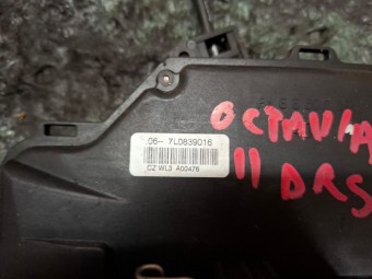 BROASCA (INCUIETOARE) USA DREAPTA SPATE SKODA OCTAVIA II OEM: 067L0839016.