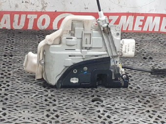 BROASCA (INCUIETOARE) USA STANGA FATA AUDI A4 B8 OEM: 8J2837015A.