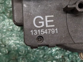 BROASCA (INCUIETOARE) USA STANGA FATA OPEL MERIVA A OEM: 13154791GE.