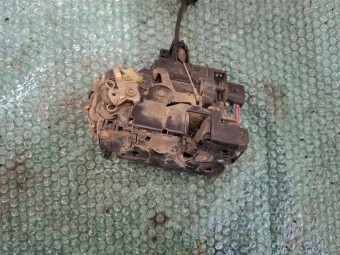 BROASCA (INCUIETOARE) USA STANGA FATA VOLKSWAGEN GOLF IV 