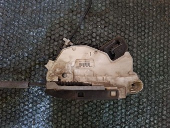 BROASCA (INCUIETOARE) USA STANGA FATA VOLKSWAGEN JETTA IV OEM: 5K1837015B.