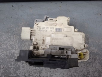 BROASCA (INCUIETOARE) USA STANGA FATA VOLKSWAGEN PASSAT B6 OEM: 3C1837015B.