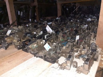 BROASCA (INCUIETOARE) USA STANGA SPATE OPEL ASTRA OEM: OP SAAA.