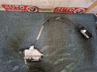 BROASCA (INCUIETOARE) USA STANGA SPATE PEUGEOT 301 OEM: A048069.