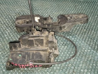 BROASCA (INCUIETOARE) USA STANGA SPATE RENAULT MEGANE III OEM: 825030574R.