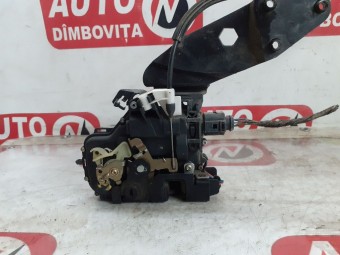 BROASCA (INCUIETOARE) USA STANGA SPATE VOLKSWAGEN GOLF IV OEM: 3B4839015.