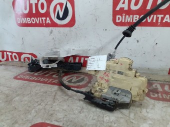 BROASCA (INCUIETOARE) USA STANGA SPATE VOLKSWAGEN PASSAT B6 OEM: 3C4839015A.