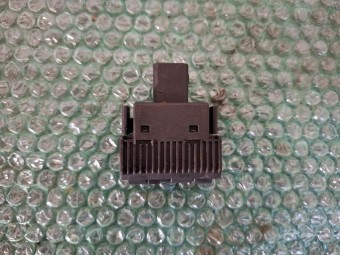 BUTON CONTROL LUMINI VOLKSWAGEN POLO 9N OEM: 6Q0941333B.