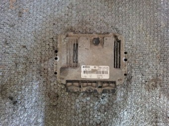 CALCULATOR MOTOR (ECU) RENAULT LAGUNA II OEM: 8200303141.