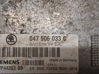 CALCULATOR MOTOR (ECU) SKODA FABIA OEM: 047906033C.