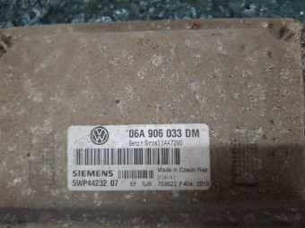 CALCULATOR MOTOR (ECU) SKODA OCTAVIA OEM: 06A906033DM.