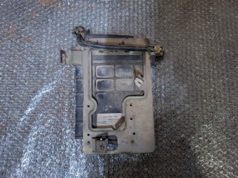 CALCULATOR MOTOR (ECU) VOLKSWAGEN GOLF III OEM: 037906025 J.
