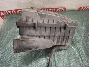 CARCASA FILTRU AER VOLKSWAGEN PASSAT B6 OEM: 3C0129607AQ.