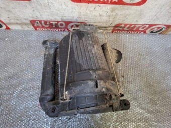 CARCASA FILTRU AER VOLKSWAGEN TRANSPORTER OEM: 044129607T.