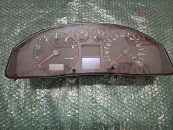 CEASURI BORD AUDI A4 B5 OEM: 8D0920900K.