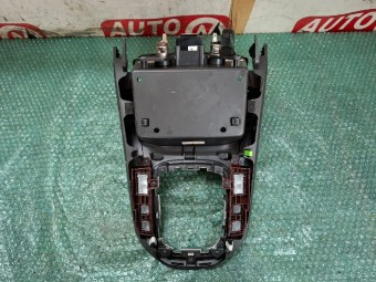 CONSOLA CENTRALA HYUNDAI i30 OEM: 84651-G4000.