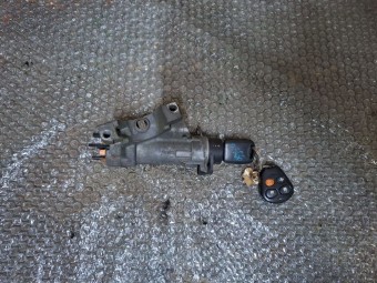 CONTACT PORNIRE CU CHEIE SKODA FABIA OEM: 4B0905851C.