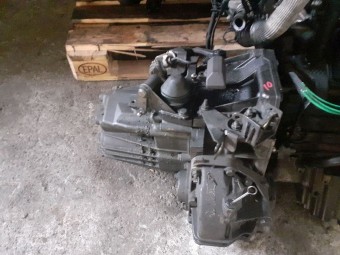 CUTIE VITEZE MANUALA 5 TREPTE ALFA ROMEO 147 