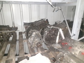 CUTIE VITEZE MANUALA 5 TREPTE BMW 525 OEM: 23007522205.