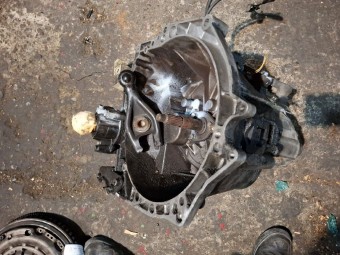CUTIE VITEZE MANUALA 5 TREPTE CITROEN C3 OEM: 20DM25.