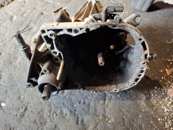 CUTIE VITEZE MANUALA 5 TREPTE DACIA LOGAN I OEM: JH1 053.