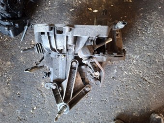 CUTIE VITEZE MANUALA 5 TREPTE DACIA SANDERO STEPWAY OEM: JH1 053.