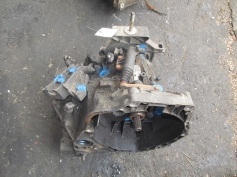 CUTIE VITEZE MANUALA 5 TREPTE FIAT PUNTO 