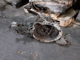CUTIE VITEZE MANUALA 5 TREPTE HYUNDAI MATRIX OEM: J31973.