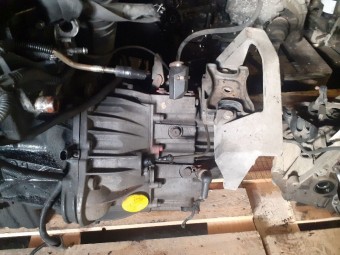 CUTIE VITEZE MANUALA 5 TREPTE MERCEDES VITO (W638) OEM: 711698.