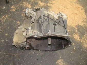 CUTIE VITEZE MANUALA 5 TREPTE OPEL VECTRA B 