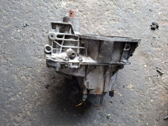 CUTIE VITEZE MANUALA 5 TREPTE RENAULT LAGUNA II OEM: JR5 009.