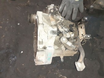 CUTIE VITEZE MANUALA 5 TREPTE SEAT IBIZA III OEM: FQE.