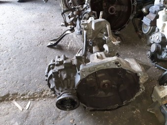 CUTIE VITEZE MANUALA 5 TREPTE SKODA OCTAVIA OEM: EGR.