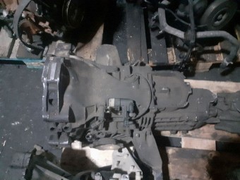 CUTIE VITEZE MANUALA 5 TREPTE VOLKSWAGEN PASSAT B5 OEM: DHF.