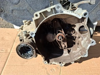 CUTIE VITEZE MANUALA 5 TREPTE VOLKSWAGEN POLO 6R OEM: LVE.